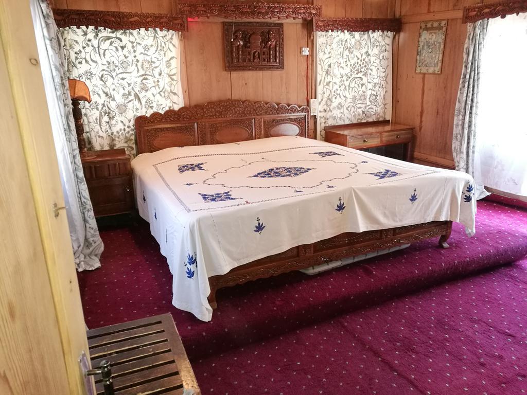 House Boat Hardy Palace Srīnagar Dış mekan fotoğraf