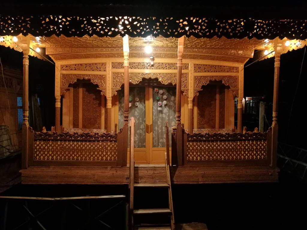 House Boat Hardy Palace Srīnagar Dış mekan fotoğraf