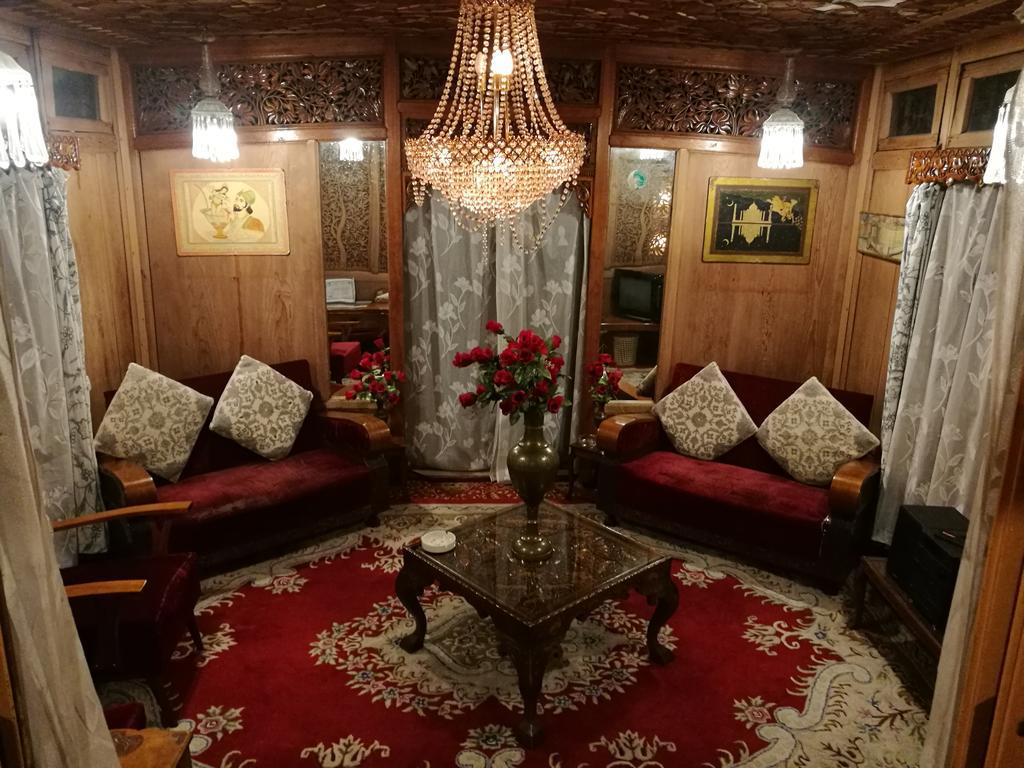 House Boat Hardy Palace Srīnagar Dış mekan fotoğraf