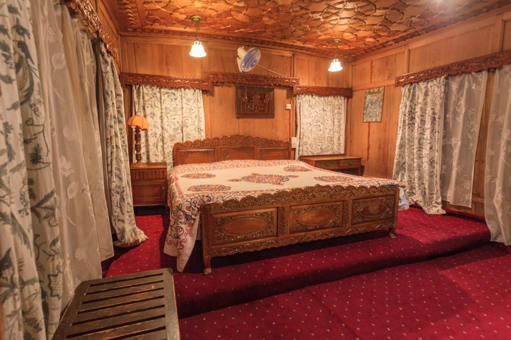 House Boat Hardy Palace Srīnagar Dış mekan fotoğraf