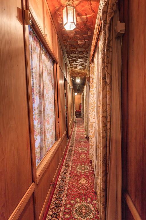 House Boat Hardy Palace Srīnagar Dış mekan fotoğraf